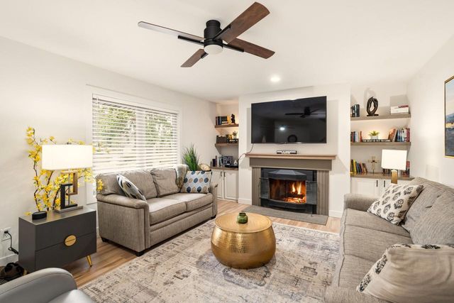 8179 S Forest Hills CIRCLE, Franklin, WI 53132