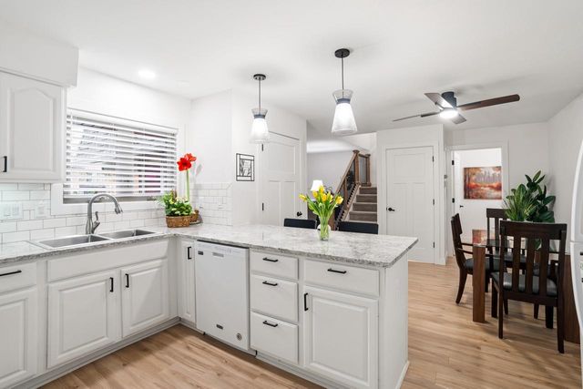 8179 S Forest Hills CIRCLE, Franklin, WI 53132