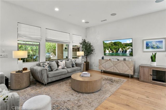 17352 Eucalyptus Lane, Huntington Beach, CA 92649