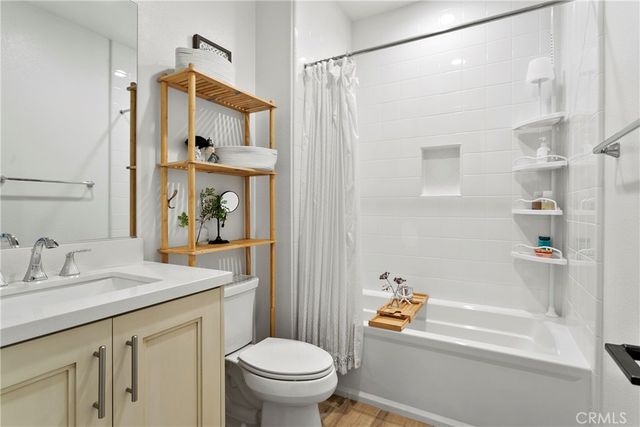 17352 Eucalyptus Lane, Huntington Beach, CA 92649