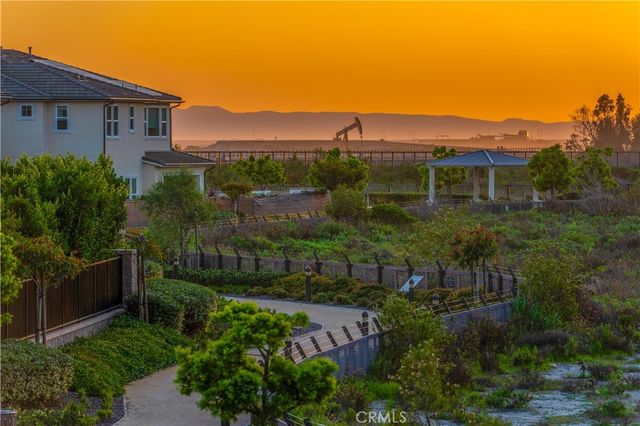 17352 Eucalyptus Lane, Huntington Beach, CA 92649
