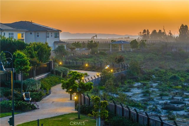 17352 Eucalyptus Lane, Huntington Beach, CA 92649