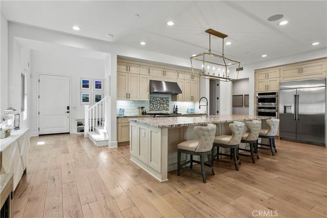 17352 Eucalyptus Lane, Huntington Beach, CA 92649