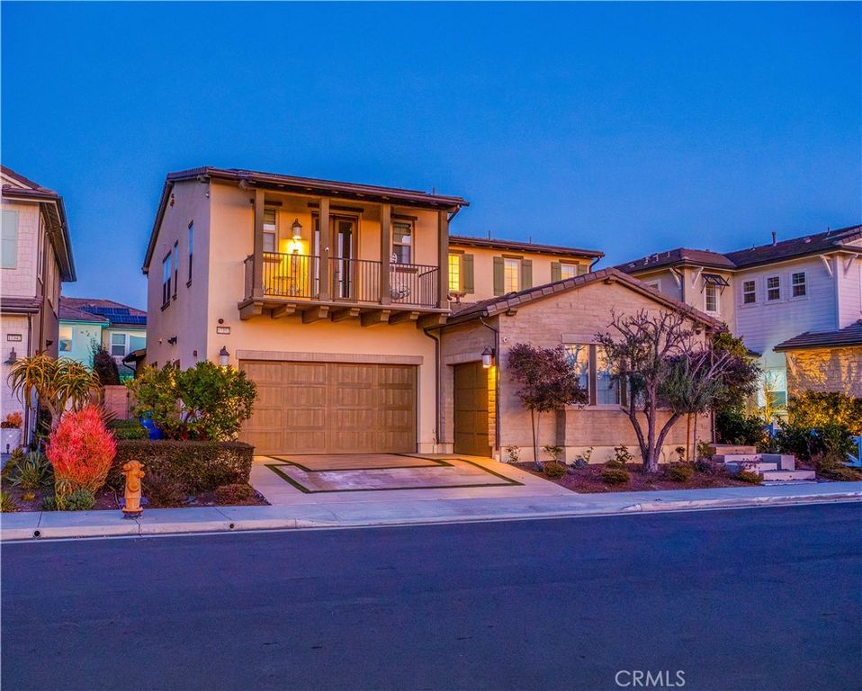 17352 Eucalyptus Lane, Huntington Beach, CA 92649