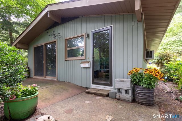 296 Ferguson Road, Manchester, CT 06040