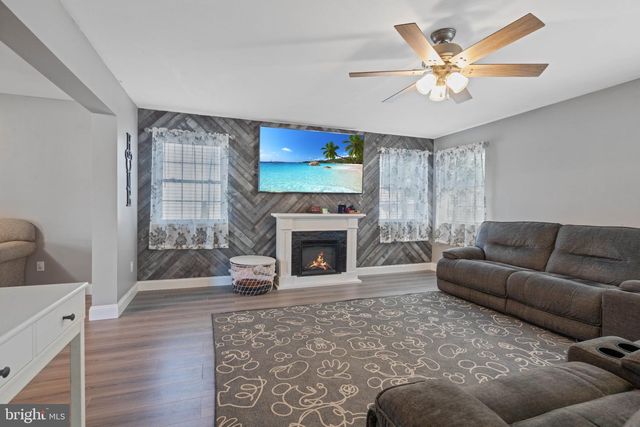 111 HORSESHOE DR, Mantua, NJ 08051
