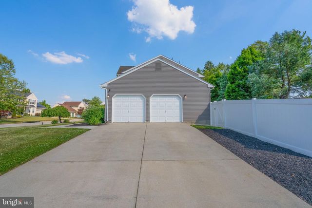 111 HORSESHOE DR, Mantua, NJ 08051