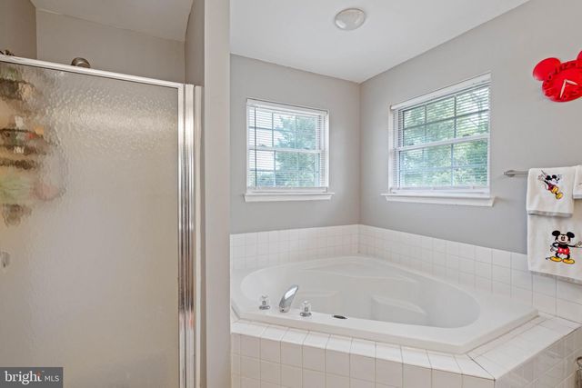 111 HORSESHOE DR, Mantua, NJ 08051