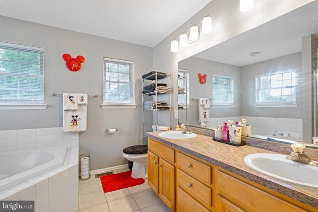 111 HORSESHOE DR, Mantua, NJ 08051
