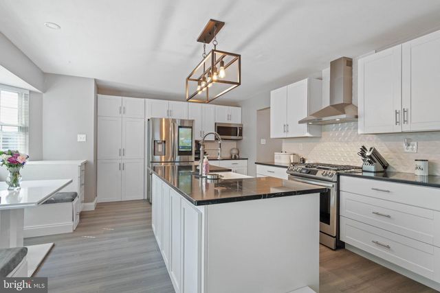 111 HORSESHOE DR, Mantua, NJ 08051