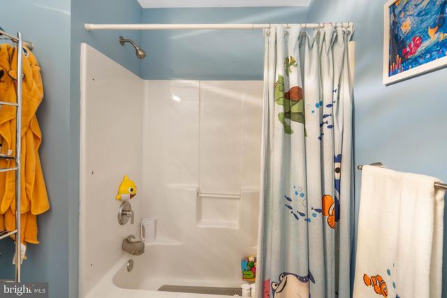 111 HORSESHOE DR, Mantua, NJ 08051