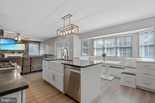 111 HORSESHOE DR, Mantua, NJ 08051