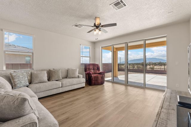3065 Wolf Tail Loop NE, Rio Rancho, NM 87144