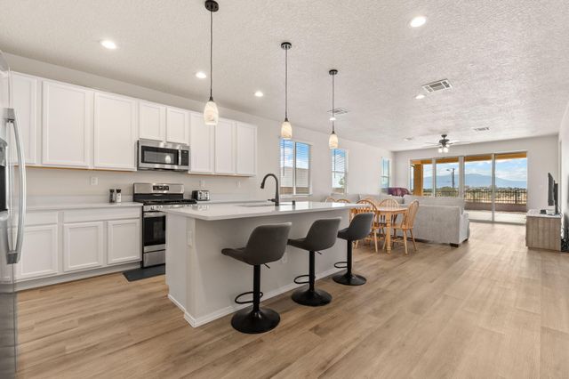 3065 Wolf Tail Loop NE, Rio Rancho, NM 87144