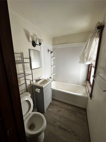 1269 4th Avenue SE, Cedar Rapids, IA 52403