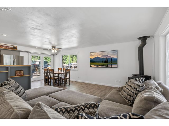 60091 HOPI Rd, Bend, OR 97702