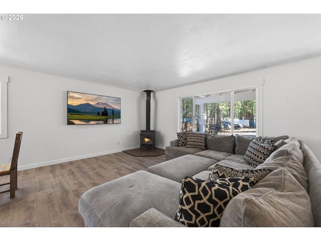 60091 HOPI Rd, Bend, OR 97702