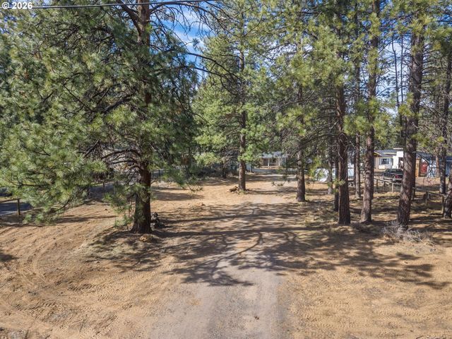 60091 HOPI Rd, Bend, OR 97702