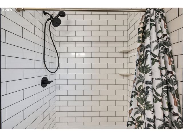 60091 HOPI Rd, Bend, OR 97702