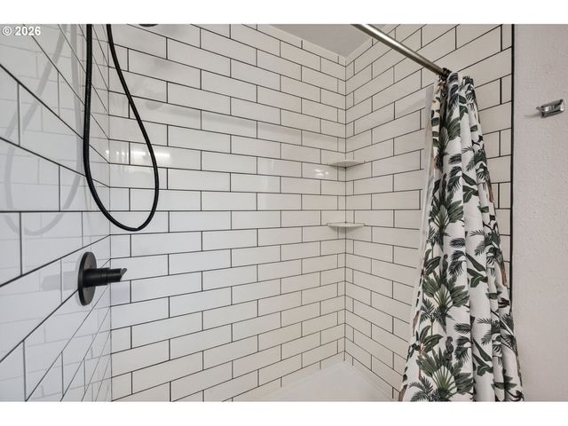 60091 HOPI Rd, Bend, OR 97702