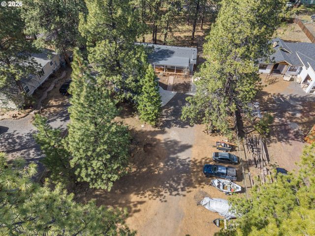 60091 HOPI Rd, Bend, OR 97702
