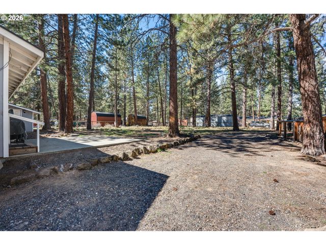 60091 HOPI Rd, Bend, OR 97702