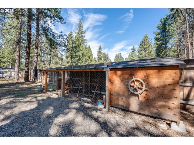 60091 HOPI Rd, Bend, OR 97702