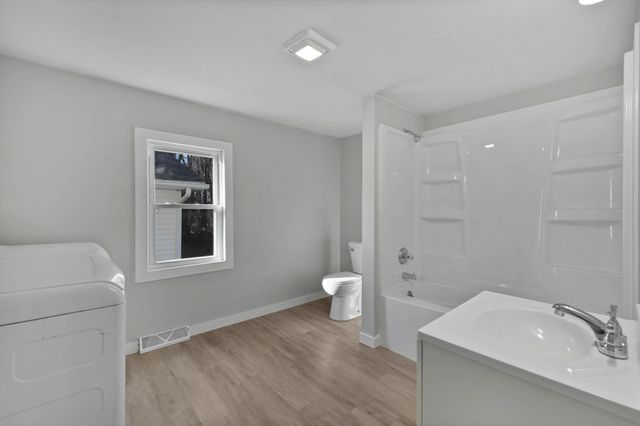 1733 Cottage Grove Avenue, Waterloo, IA 50707