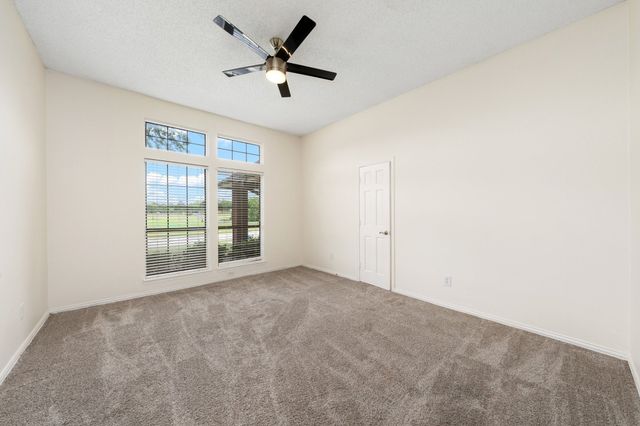 915 W Pleasant Run Road, Desoto, TX 75115