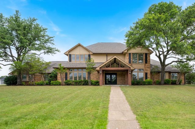 915 W Pleasant Run Road, Desoto, TX 75115