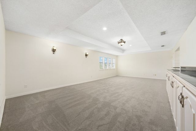 915 W Pleasant Run Road, Desoto, TX 75115