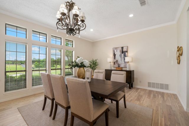 915 W Pleasant Run Road, Desoto, TX 75115