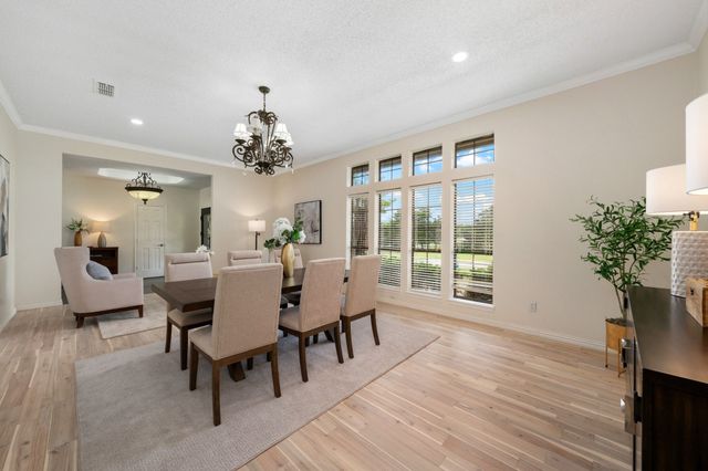 915 W Pleasant Run Road, Desoto, TX 75115
