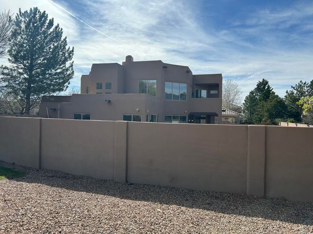 12515 Crested Moss Road NE, Albuquerque, NM 87122