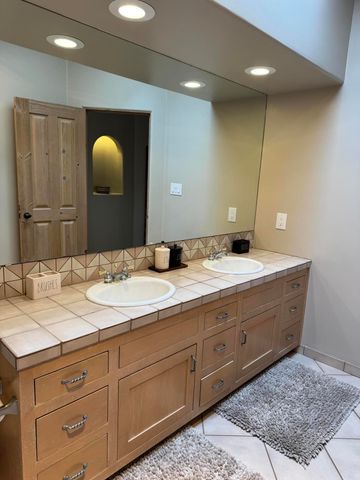 12515 Crested Moss Road NE, Albuquerque, NM 87122