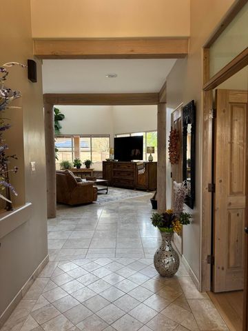 12515 Crested Moss Road NE, Albuquerque, NM 87122