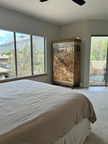 12515 Crested Moss Road NE, Albuquerque, NM 87122