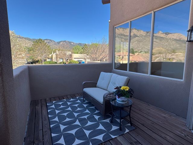 12515 Crested Moss Road NE, Albuquerque, NM 87122