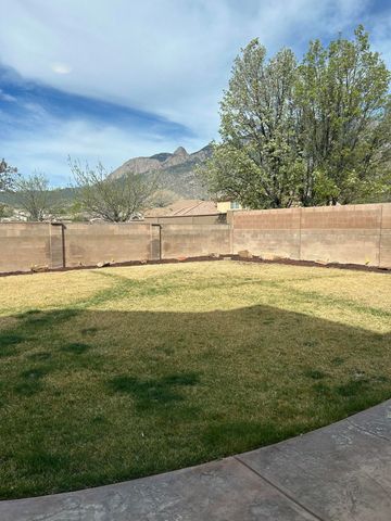 12515 Crested Moss Road NE, Albuquerque, NM 87122