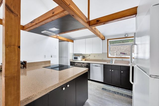 233 Scraggy Neck Rd, Bourne, MA 02532