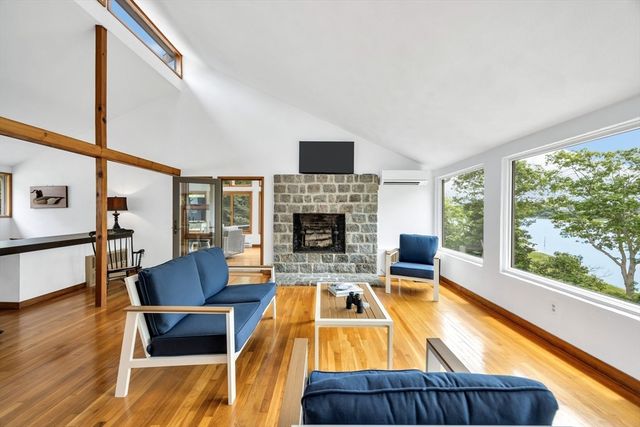 233 Scraggy Neck Rd, Bourne, MA 02532