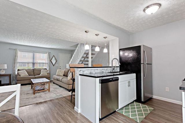 4837 Stoneybrook Boulevard, 30B, Hilliard, OH 43026