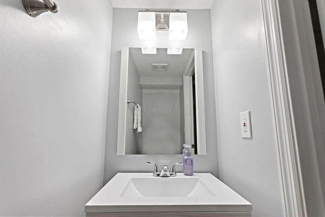4837 Stoneybrook Boulevard, 30B, Hilliard, OH 43026