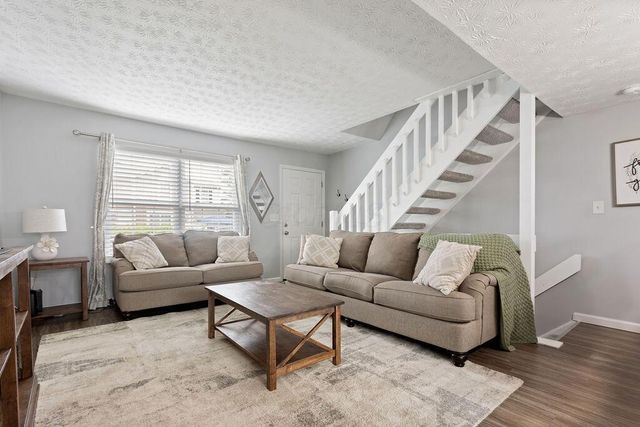 4837 Stoneybrook Boulevard, 30B, Hilliard, OH 43026