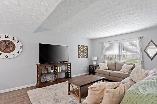 4837 Stoneybrook Boulevard, 30B, Hilliard, OH 43026
