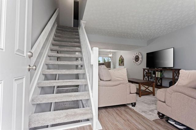 4837 Stoneybrook Boulevard, 30B, Hilliard, OH 43026