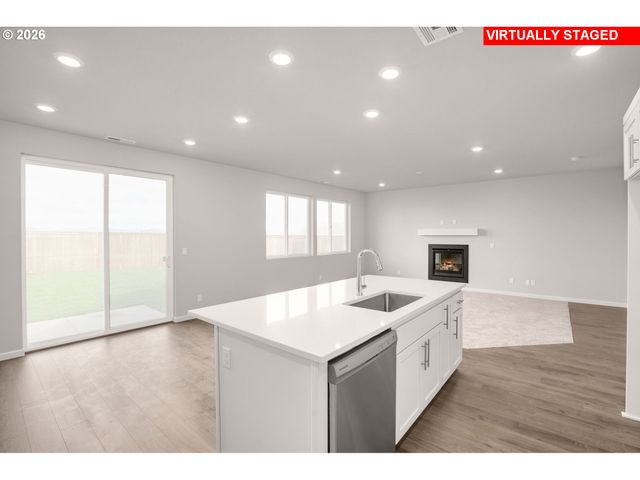 1109 Clemson St, Woodburn, OR 97071