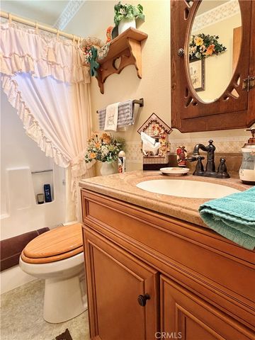 829 W Country Club Boulevard, Big Bear City, CA 92314