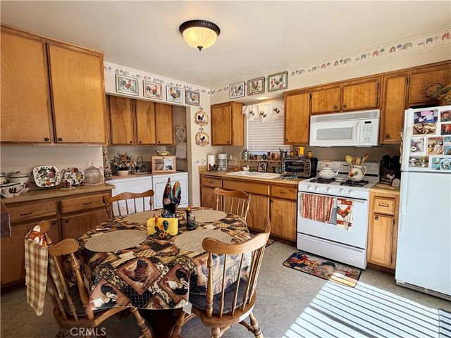 829 W Country Club Boulevard, Big Bear City, CA 92314