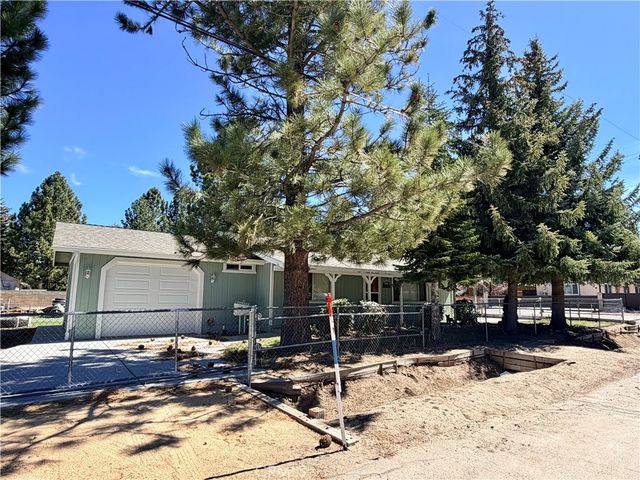 829 W Country Club Boulevard, Big Bear City, CA 92314